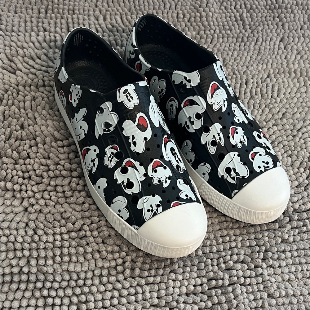 Disney Native Slip On - M7/W9
